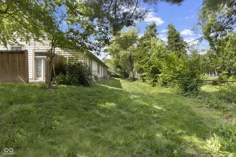 8951 Pennwood Court Indianapolis IN 46240