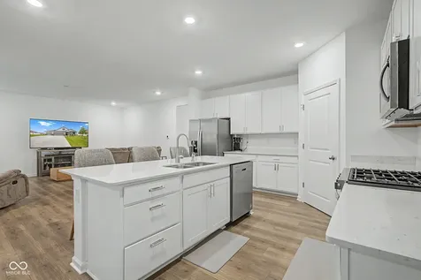 2280 Pine Valley Drive Plainfield IN 46168