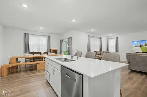 2280 Pine Valley Drive Plainfield IN 46168