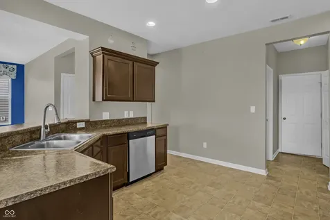 2273 Shadow Bend Drive Columbus IN 47201
