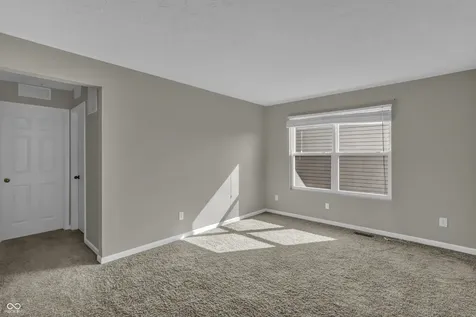 2273 Shadow Bend Drive Columbus IN 47201