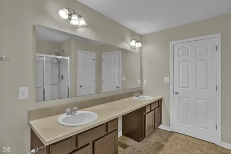 2273 Shadow Bend Drive Columbus IN 47201