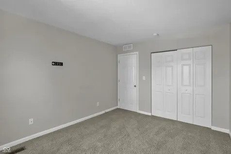 2273 Shadow Bend Drive Columbus IN 47201