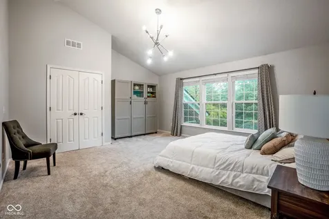 11667 Shadowwood Court Zionsville IN 46077