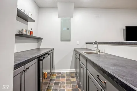 11667 Shadowwood Court Zionsville IN 46077