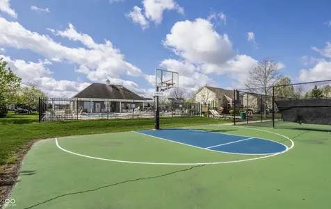 11667 Shadowwood Court Zionsville IN 46077