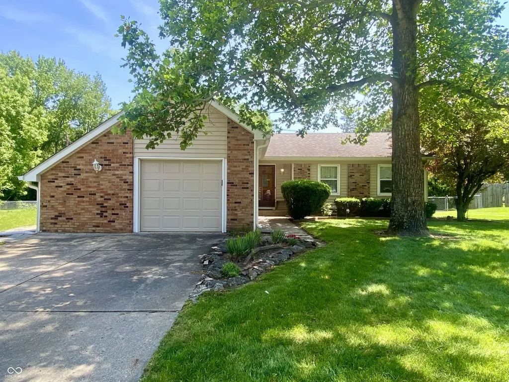 7749 Venetian Way Indianapolis IN 46217