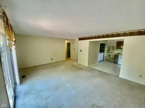 7749 Venetian Way Indianapolis IN 46217