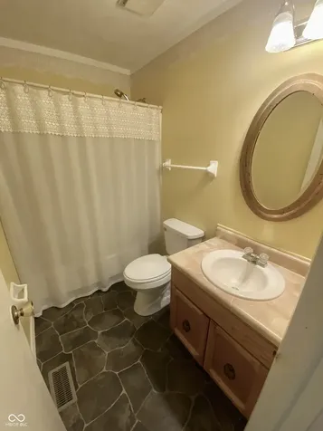 7749 Venetian Way Indianapolis IN 46217