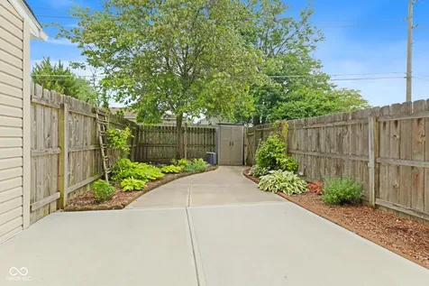 2721 Country Estates Drive Indianapolis IN 46227
