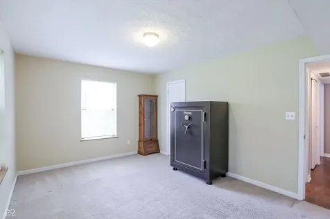 11233 Bayridge Circle E Indianapolis IN 46236