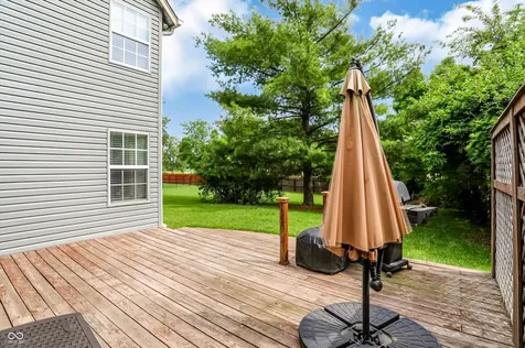 11233 Bayridge Circle E Indianapolis IN 46236