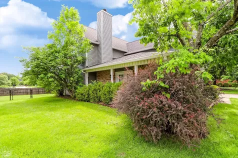 11233 Bayridge Circle E Indianapolis IN 46236