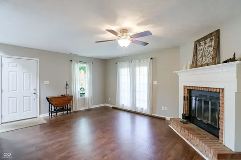 11233 Bayridge Circle E Indianapolis IN 46236