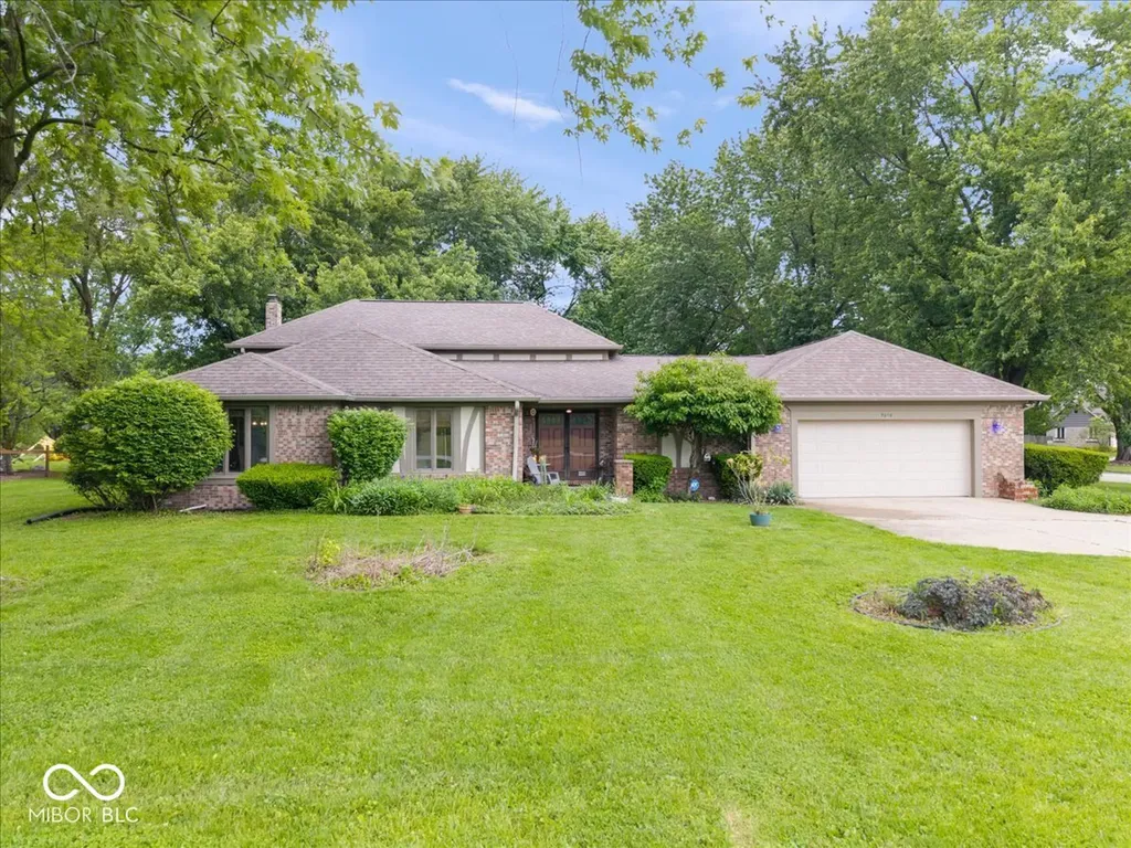 7018 Creekwood Estates Brownsburg IN 46112