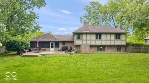 7018 Creekwood Estates Brownsburg IN 46112