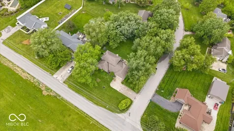 7018 Creekwood Estates Brownsburg IN 46112