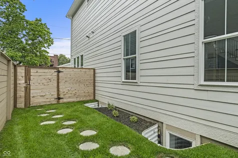 2054 Carrollton Avenue Indianapolis IN 46202
