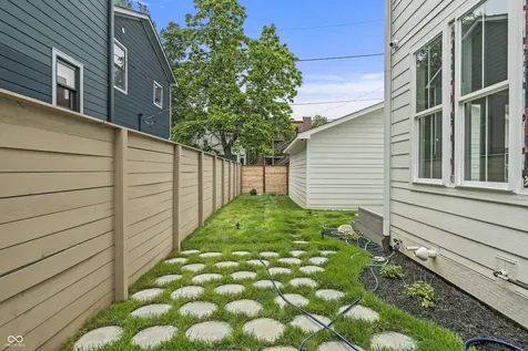 2054 Carrollton Avenue Indianapolis IN 46202