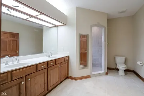 4380 Nottinghill Drive Avon IN 46123