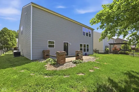 8324 Fieldfare Way Indianapolis IN 46237