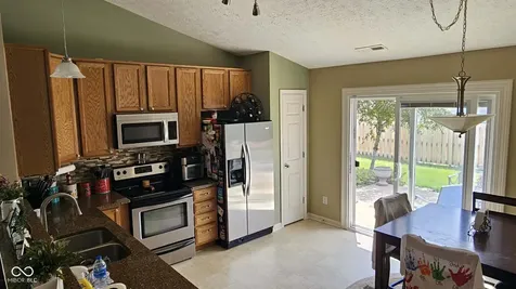6192 N Woodhaven Drive Mccordsville IN 46055