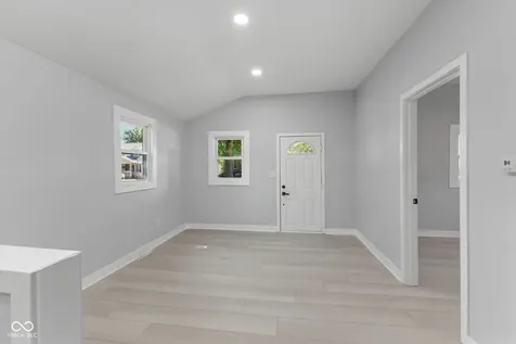 4986 Adkins Street Columbus IN 47201