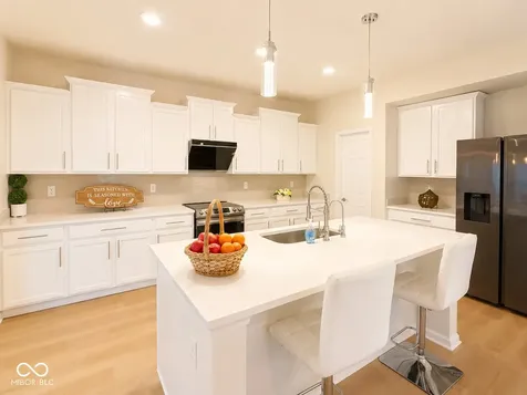 5872 Wintersweet Lane Whitestown IN 46075
