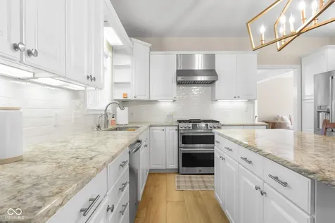 2561 Apple Blossom Lane Columbus IN 47201