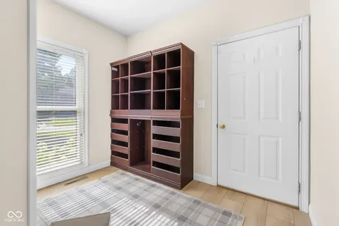 2561 Apple Blossom Lane Columbus IN 47201