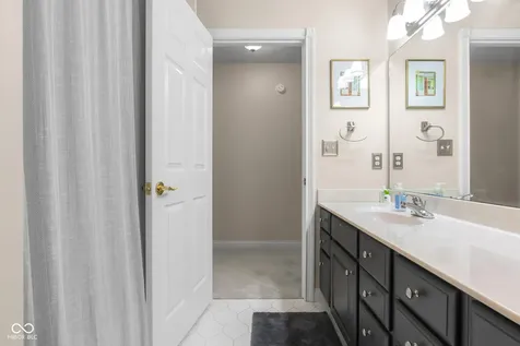 2561 Apple Blossom Lane Columbus IN 47201