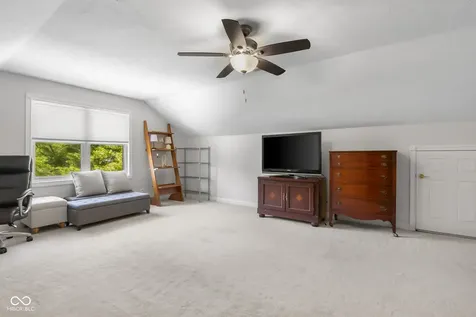 2561 Apple Blossom Lane Columbus IN 47201