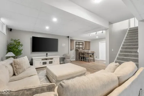 2561 Apple Blossom Lane Columbus IN 47201