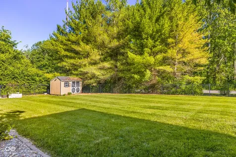 2561 Apple Blossom Lane Columbus IN 47201