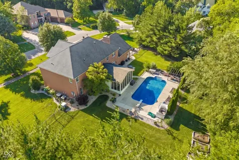 2561 Apple Blossom Lane Columbus IN 47201
