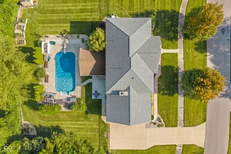2561 Apple Blossom Lane Columbus IN 47201