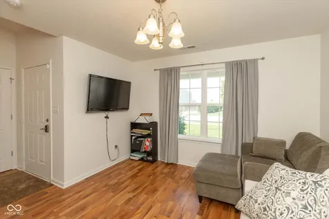 2561 Pumpkin Patch Lane Indianapolis IN 46229