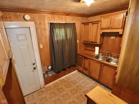 2430 E 16th Street Indianapolis IN 46201