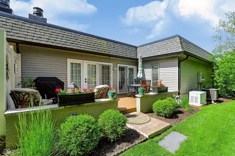 1058 Carters Grove Indianapolis IN 46260