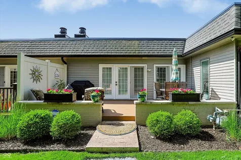 1058 Carters Grove Indianapolis IN 46260