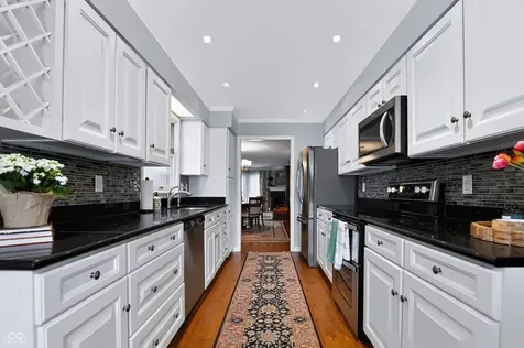 1058 Carters Grove Indianapolis IN 46260