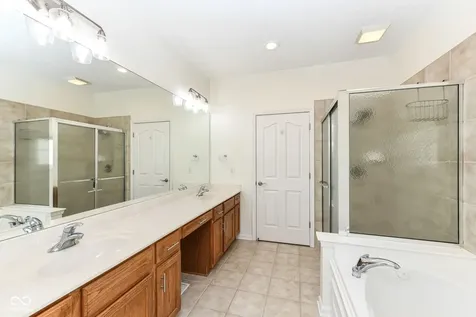 13934 Canonbury Way Fishers IN 46037