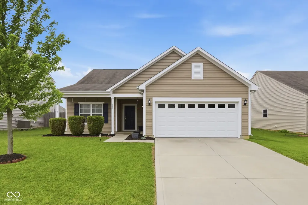 887 Sommersweet Run Greenwood IN 46143