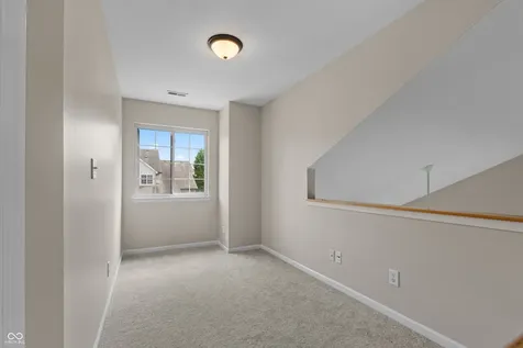 9406 Avon Strand Avon IN 46123