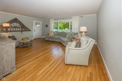2513 E 99th Street Carmel IN 46280
