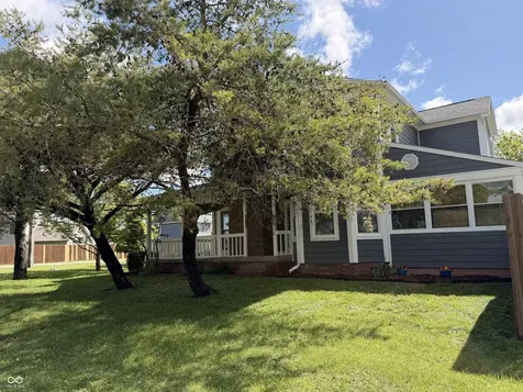 809 W Pearl Street Trafalgar IN 46181