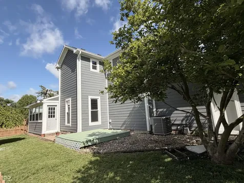 809 W Pearl Street Trafalgar IN 46181