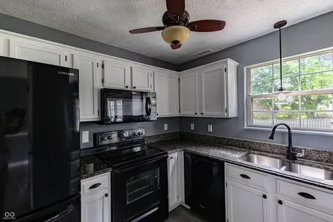 296 Watercrest Way Avon IN 46123