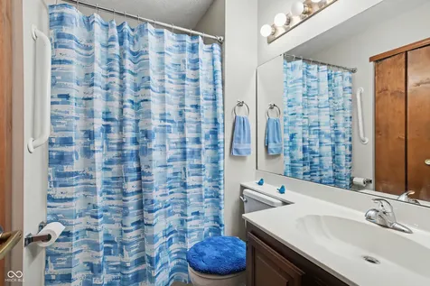 1763 Wellesley Lane Indianapolis IN 46219