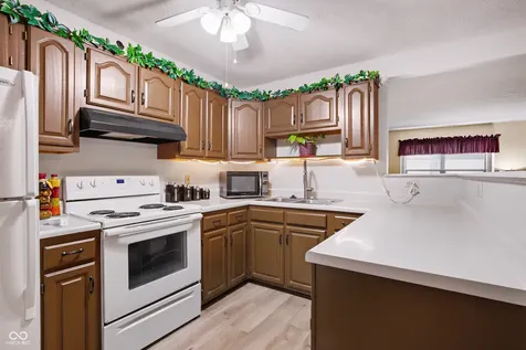 1763 Wellesley Lane Indianapolis IN 46219